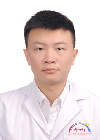 弋鹏圣 普外一科    职务：副院长  职称：副主任医师.jpg