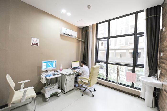 健康驿站爱健康爱自己四川大学华西医院营山医院健康管理中心